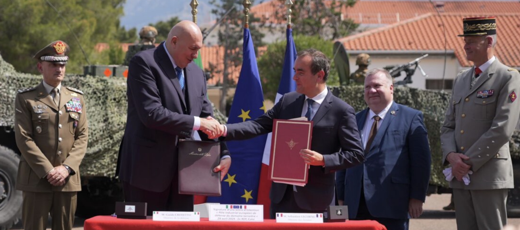 L’Italia firma una lettera d’intenti con la Francia per la cooperazione in campo terrestre