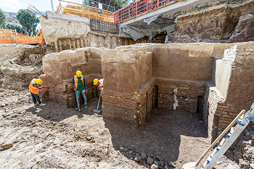 Giubileo, a piazza Pia emergono strutture di età Giulio-Claudia e il portico di Caligola