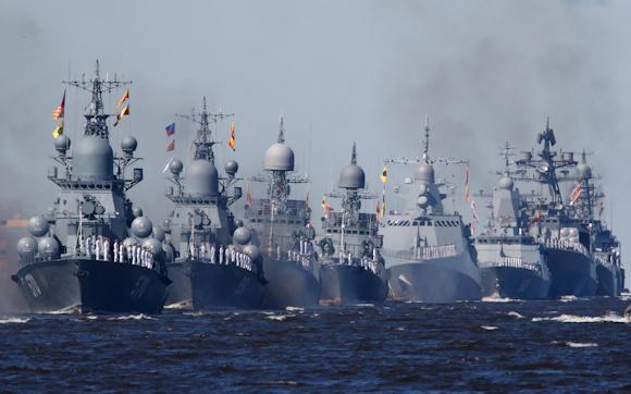 Putin mostra i muscoli a NATO e USA schierando 300 navi da guerra nell’Atlantico