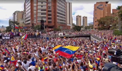 Venezuela in rivolta. Le proteste sconvolgono il Paese dopo la rielezione di Maduro