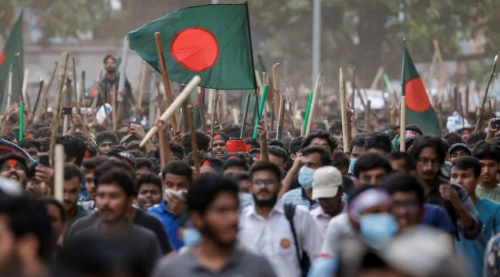 Bangladesh sommersa da proteste mortali e disordini politici