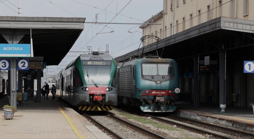 Schiaffeggiata capotreno nel pavese da nordafricano: voleva solo far rispettare il divieto di fumo sui mezzi pubblici