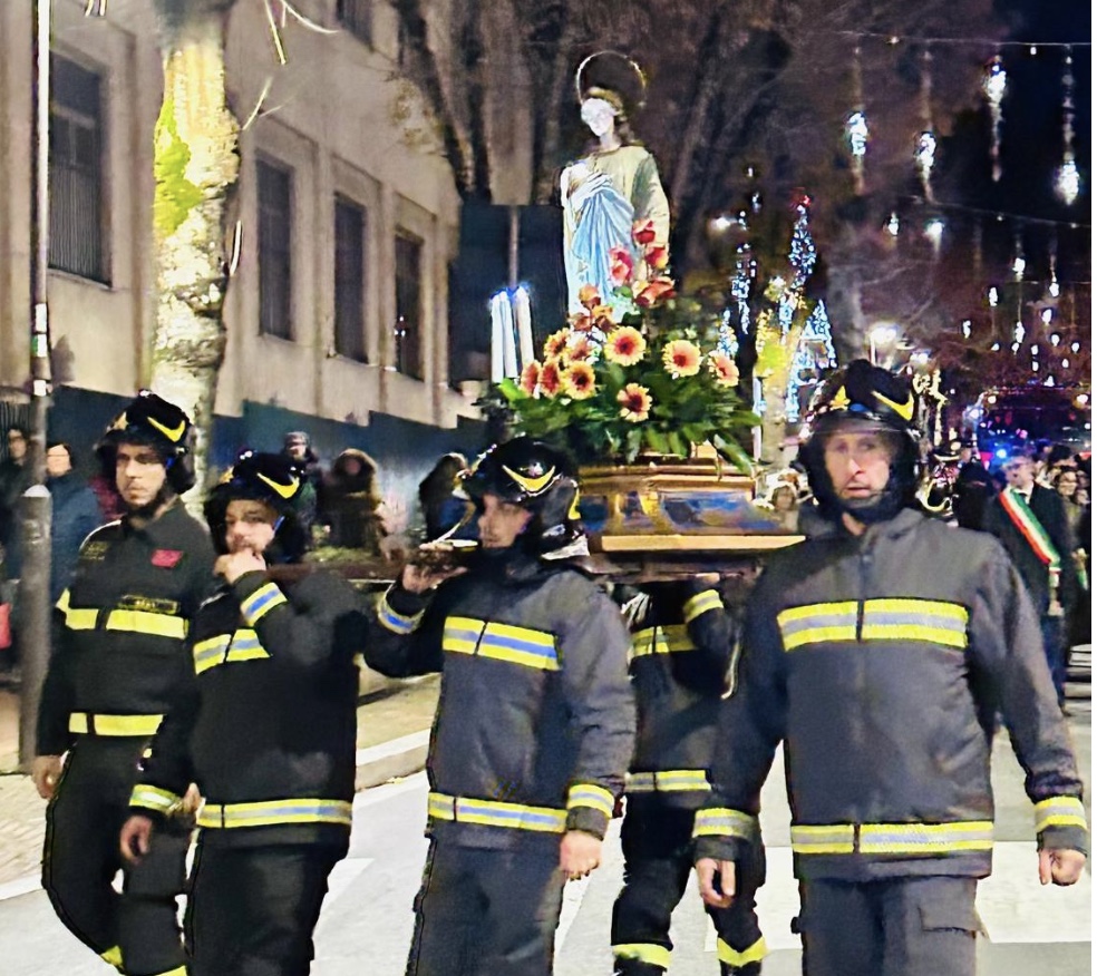 Colleferro: Santa Barbara in processione tra spiritualità e spettacolo pirotenico